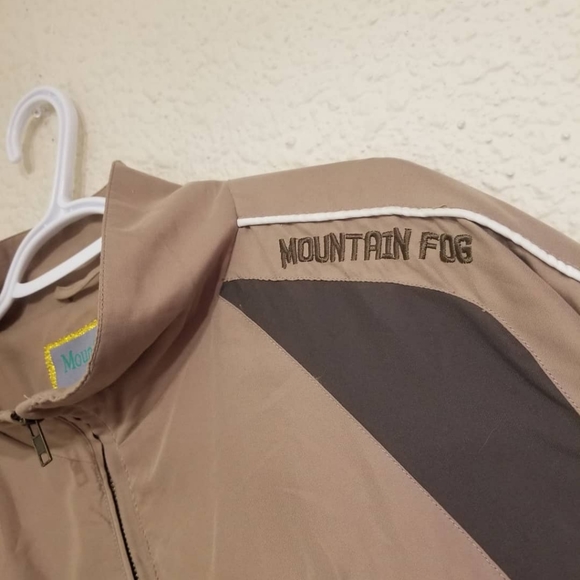 Mountain Fog Jacket - Picture 3 of 5